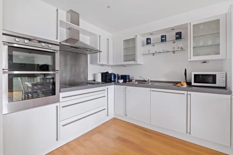 Kitchen or kitchenette, dishwasher, minibar, pet friendly, stove, toaster