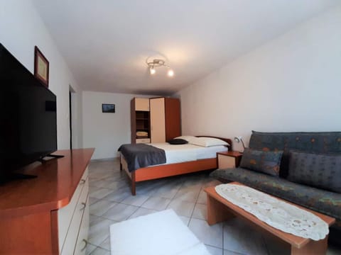 TV and multimedia, Living room, Bedroom