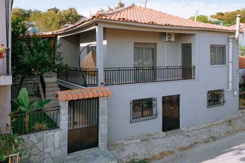 View (from property/room), Balcony/Terrace, Street view
