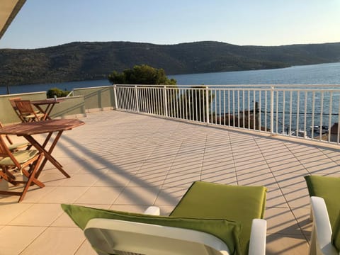 Seaview apartments Apartment in Šibenik-Knin County, Croatia
