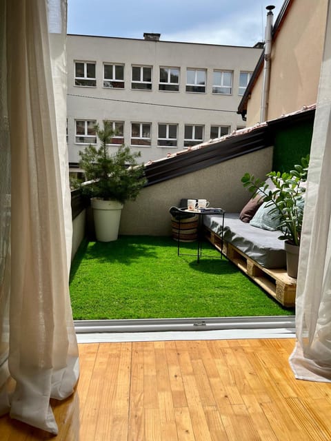 Patio, Garden view