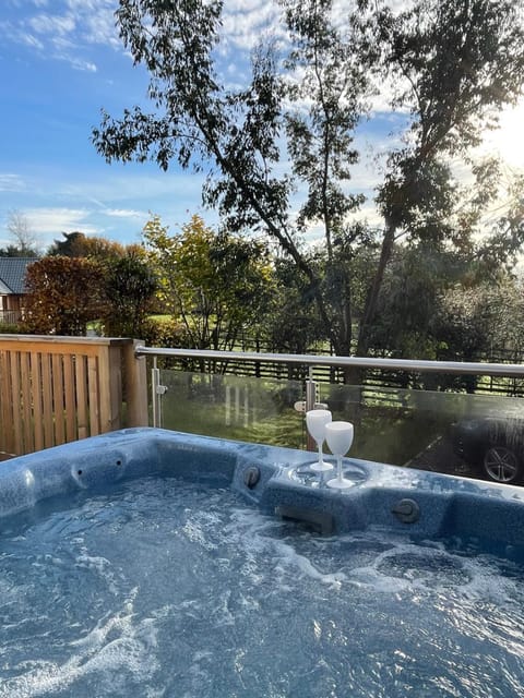 Natural landscape, Hot Tub, View (from property/room)
