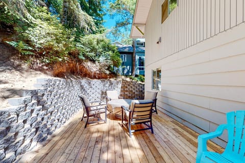 Hidden Oasis - MCA #50602 House in Manzanita