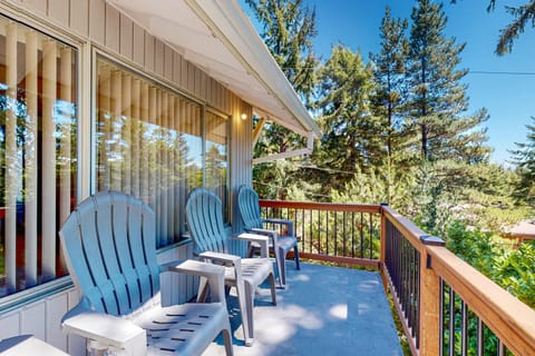 Hidden Oasis - MCA #50602 House in Manzanita