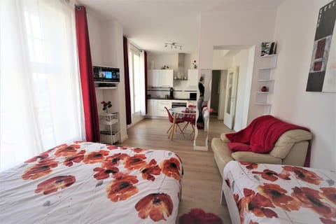 TV and multimedia, Photo of the whole room