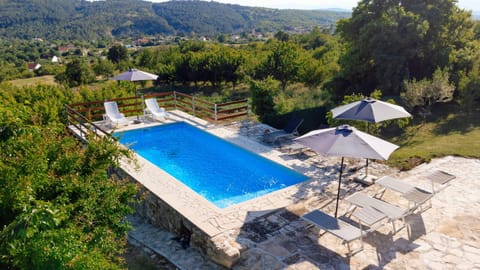 Day, Natural landscape, Mountain view, Pool view, Swimming pool, sunbed