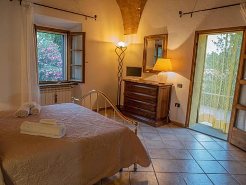Podere Mona Apartment in Tuscany