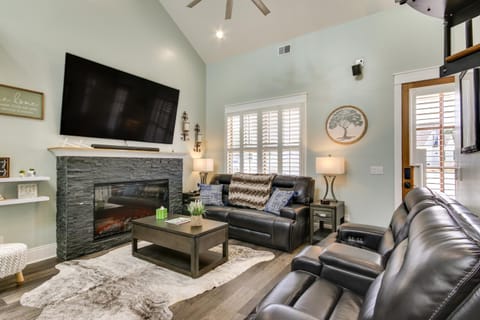 Greenwood Getaway with Furnished Patio and Lake View House in Lake Greenwood