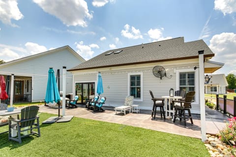 Greenwood Getaway with Furnished Patio and Lake View House in Lake Greenwood