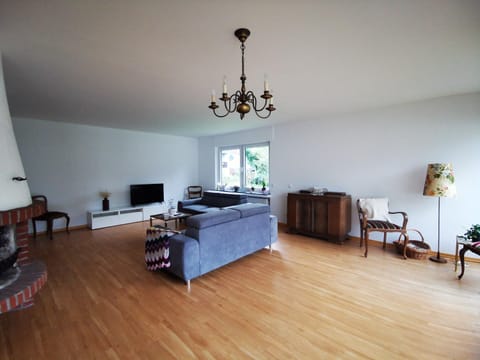 TV and multimedia, Living room, Photo of the whole room