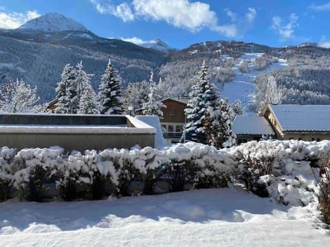 Nearby landmark, Day, Natural landscape, Winter, Mountain view