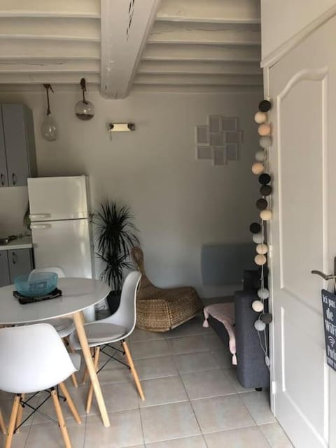 Maison au milieu des bois et des animaux Chalet in Centre-Val de Loire