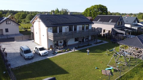 Property building, Day, Natural landscape, Bird's eye view, Garden, Garden view, Parking