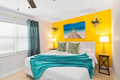 Bed, Photo of the whole room, Bedroom, fireplace