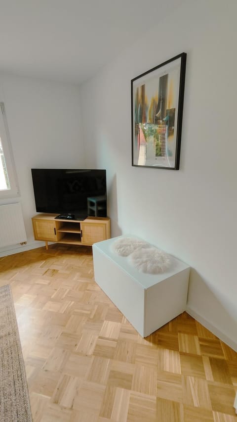 Communal lounge/ TV room, TV and multimedia, Living room, Photo of the whole room