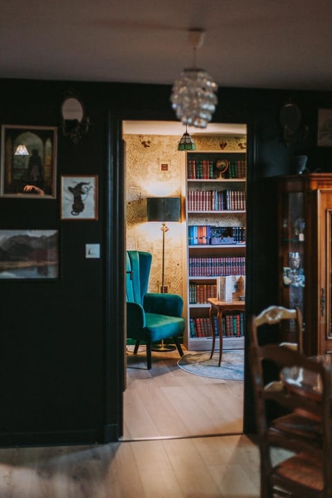 Library, Living room, Bedroom
