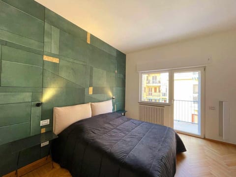 Bed, Photo of the whole room, Bedroom, internet