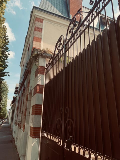 Property building, Street view