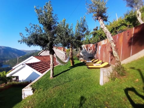 Spring, Day, Natural landscape, Mountain view, sunbed