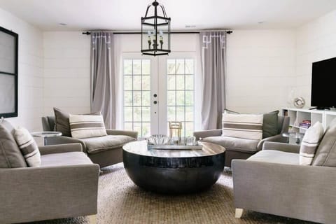 Enchanting Retreat 15 Minutes to Nashville House in Nashville