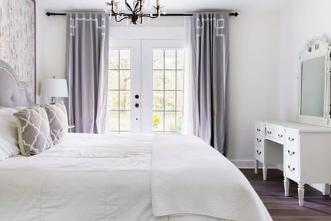 Enchanting Retreat 15 Minutes to Nashville House in Nashville