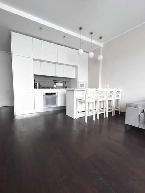 Kitchen or kitchenette, Dining area, stove
