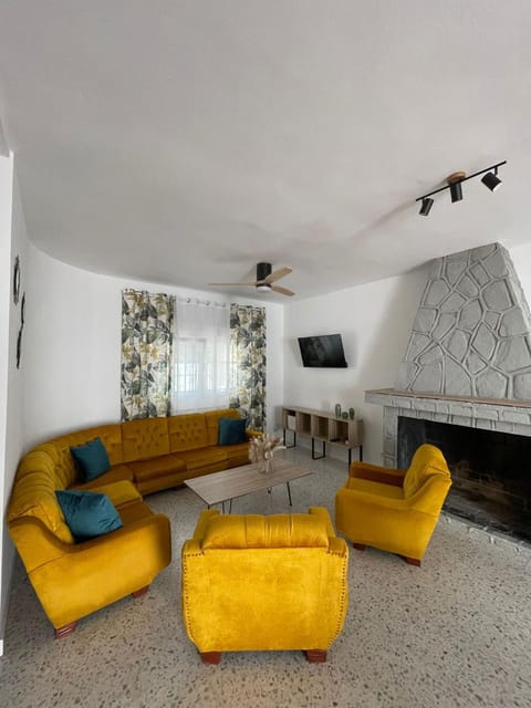 Communal lounge/ TV room