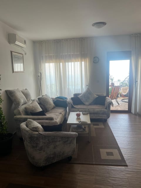 Villa Ladera Lapcici Villa in Budva Municipality