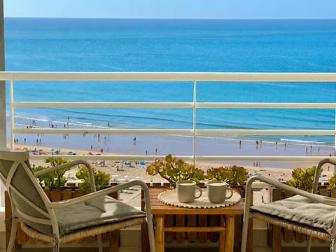 Property building, Balcony/Terrace, Beach, Sea view