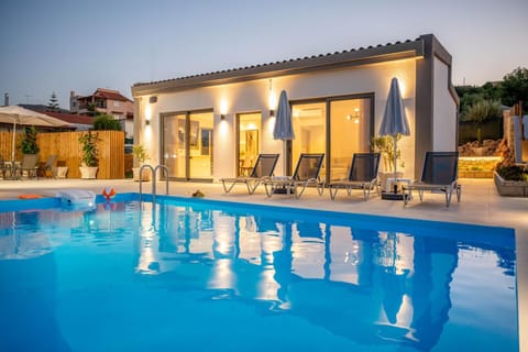 Property building, Pool view, Swimming pool, sunbed