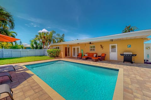 Ariana's Paradise House in Saint Pete Beach