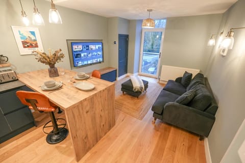 TV and multimedia, Living room, Dining area