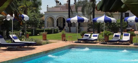 Garden, Garden view, Pool view, Swimming pool, sunbed