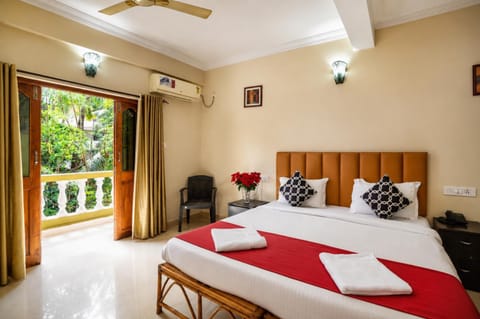 Bed, Photo of the whole room, Bedroom, air conditioner