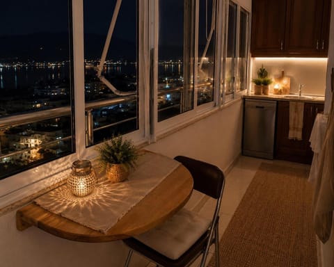 View (from property/room), Balcony/Terrace, Kitchen or kitchenette