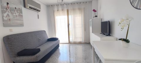 Acogedor apartamento en Daimús a 150 metros de la playa con parking privado y piscinas comunitarias Apartment in Daimús