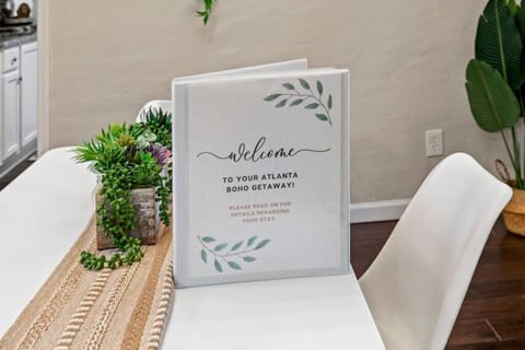 Cozy Buckhead Suite - great area, free easy parking, near shops and restaurants Apartment in Buckhead