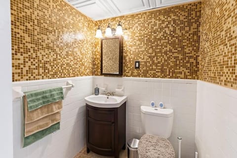 Cozy Buckhead Suite - great area, free easy parking, near shops and restaurants Apartment in Buckhead