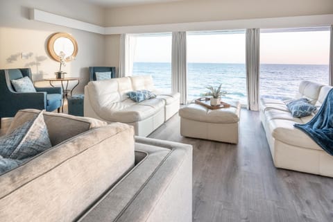 CB-2445A - Carlsbad Casa De Los Sueños | Unit A House in Carlsbad