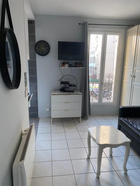 Studio charmant centre d Aubervilliers Apartment in Aubervilliers