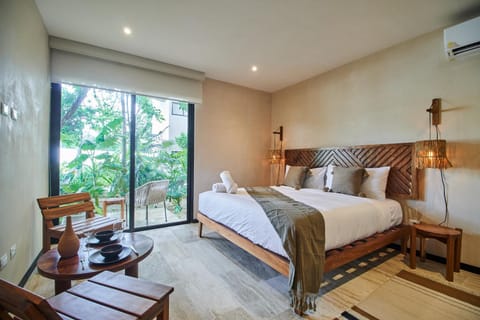 Bed, Photo of the whole room, Seating area, Bedroom, air conditioner