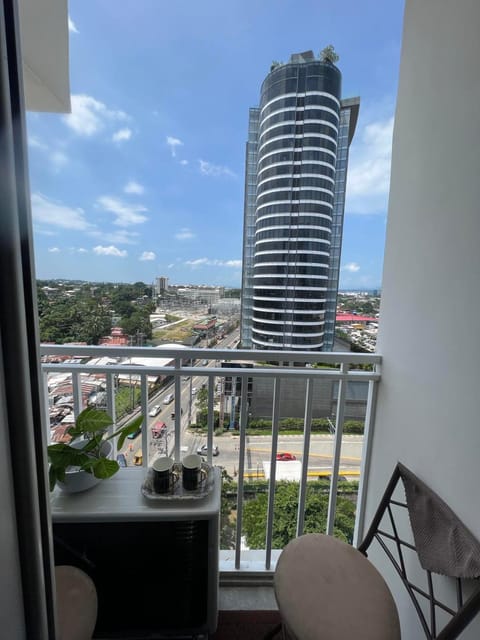 Balcony/Terrace, City view