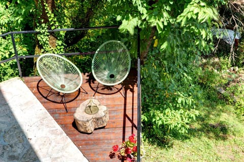 Library, Balcony/Terrace, Living room, Pets, Garden view, Mountain view