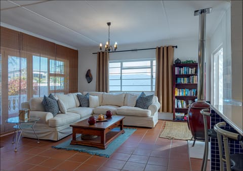 SeaCrest Cottage House in Hermanus