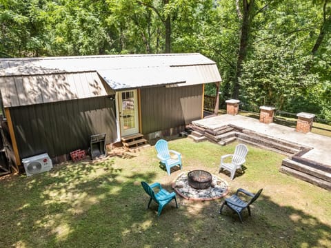 Casey Paradise Tiny Home Mountain Retreat House in Cullowhee