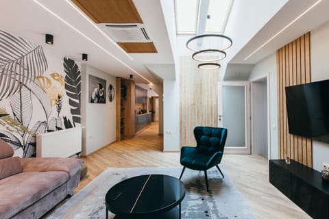 Communal lounge/ TV room, TV and multimedia, Seating area