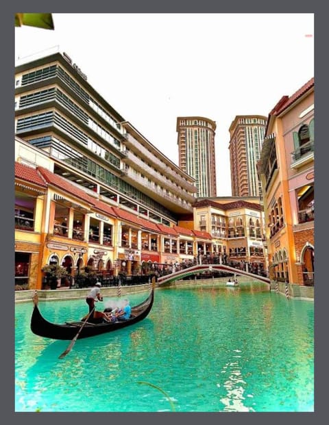 Restaurant/places to eat, Activities