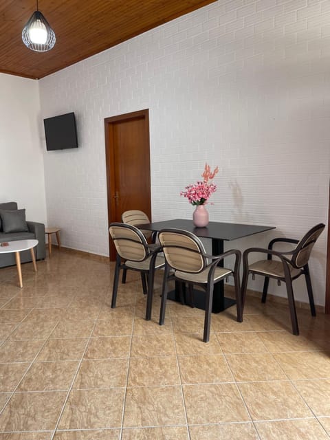 White House Dami House in Sarandë