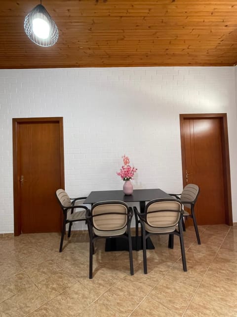 White House Dami House in Sarandë