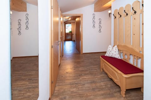 Facade/entrance, Decorative detail